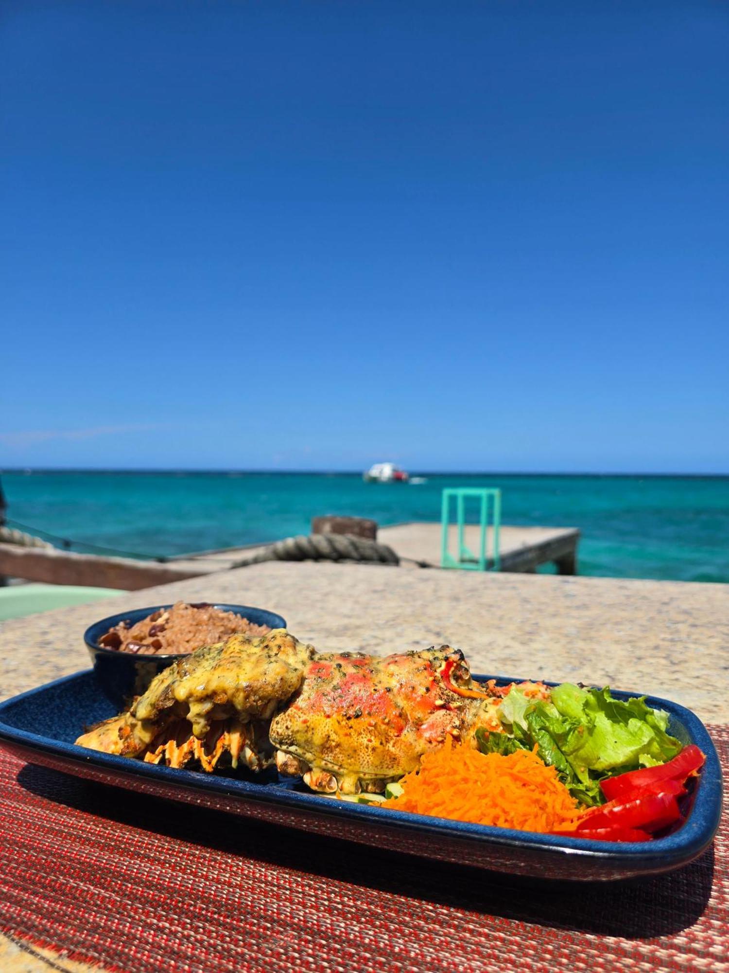 Hotel Ocean Palms Ocho Rios Esterno foto