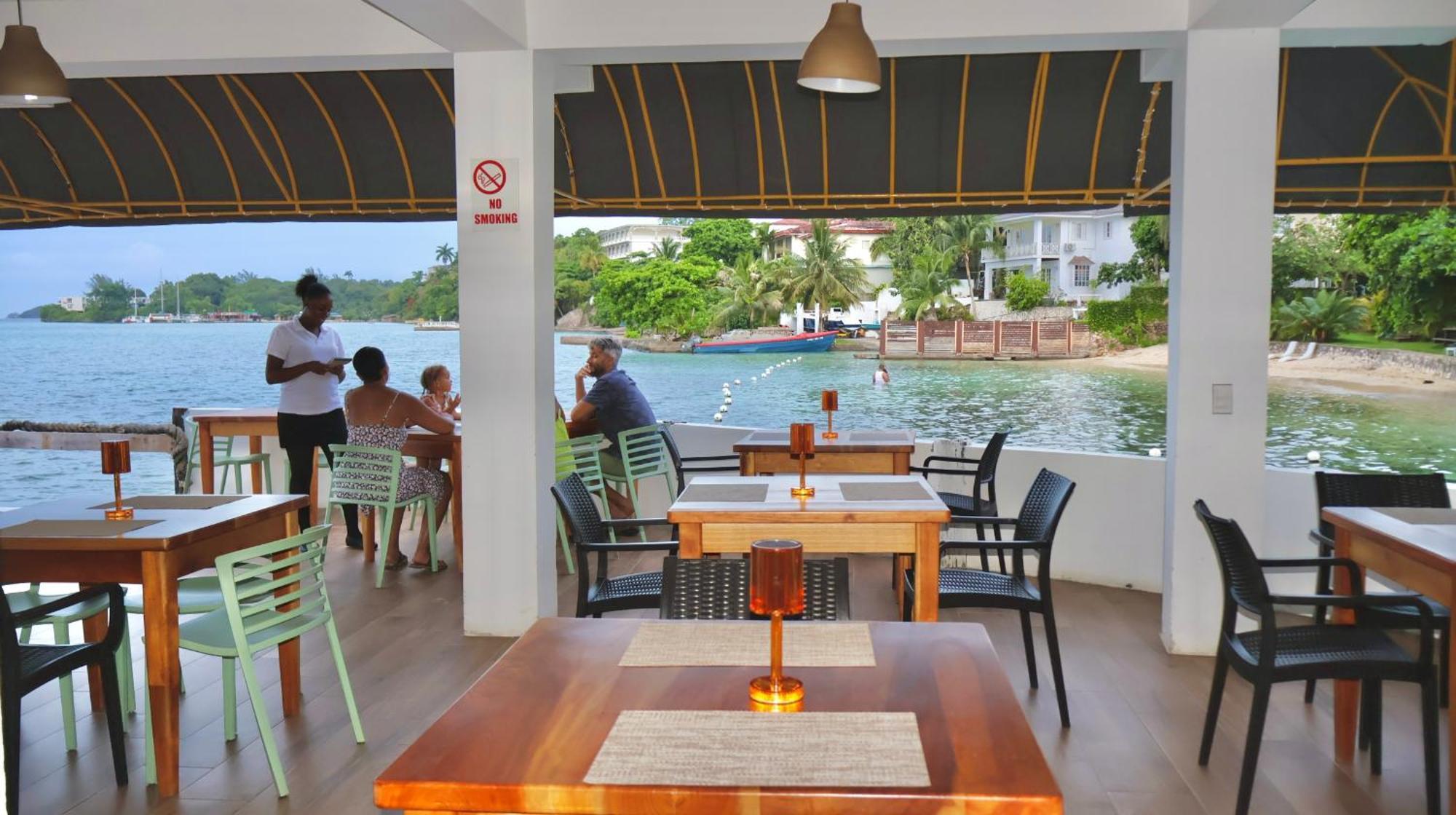 Hotel Ocean Palms Ocho Rios Esterno foto
